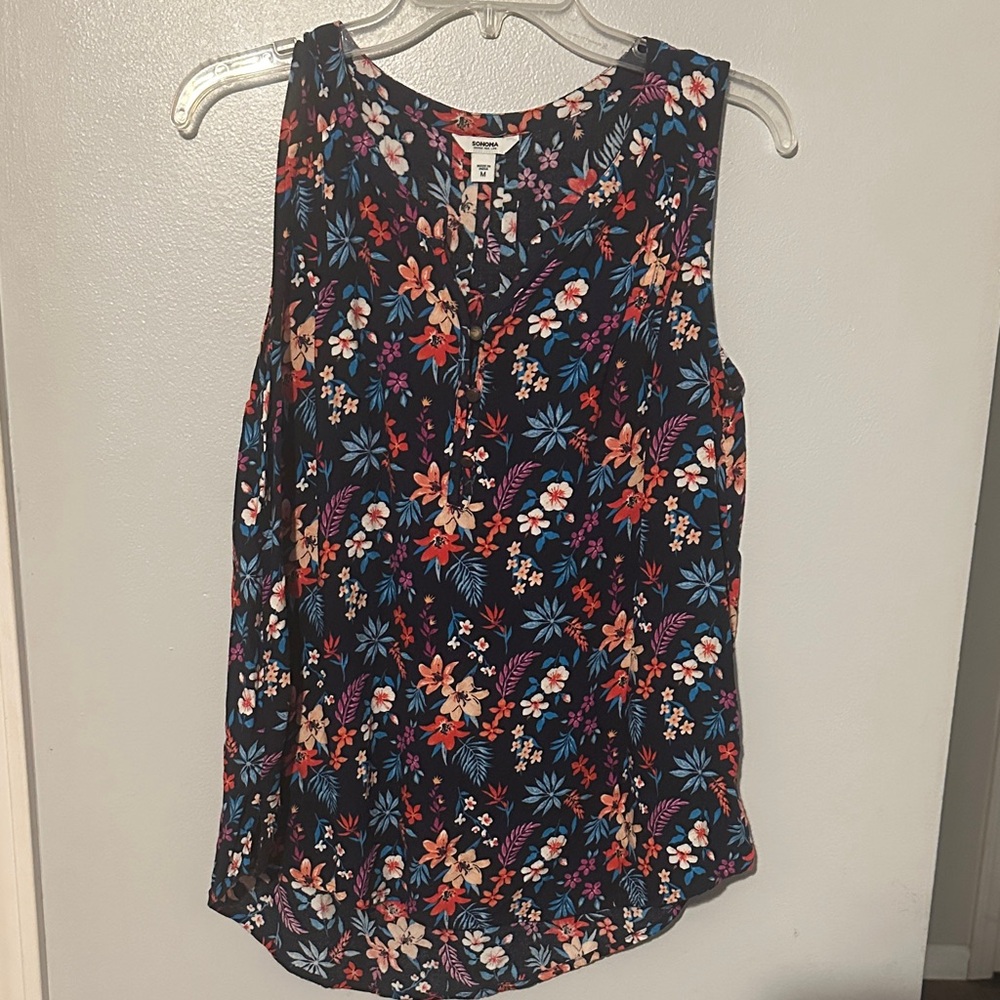 ❤️ 3/$10 Sonoma Floral Sleeveless Blouse - Black and Multicolor
